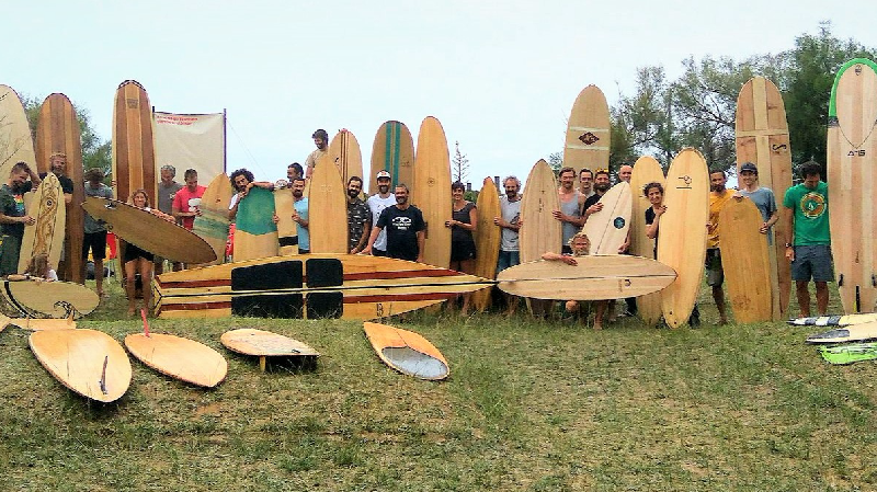 À la recherche d'une planche de surf en bois française