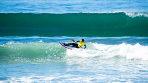 Mondiaux de para surf : Colin, Phipps et Naud lancent l’équipe de France