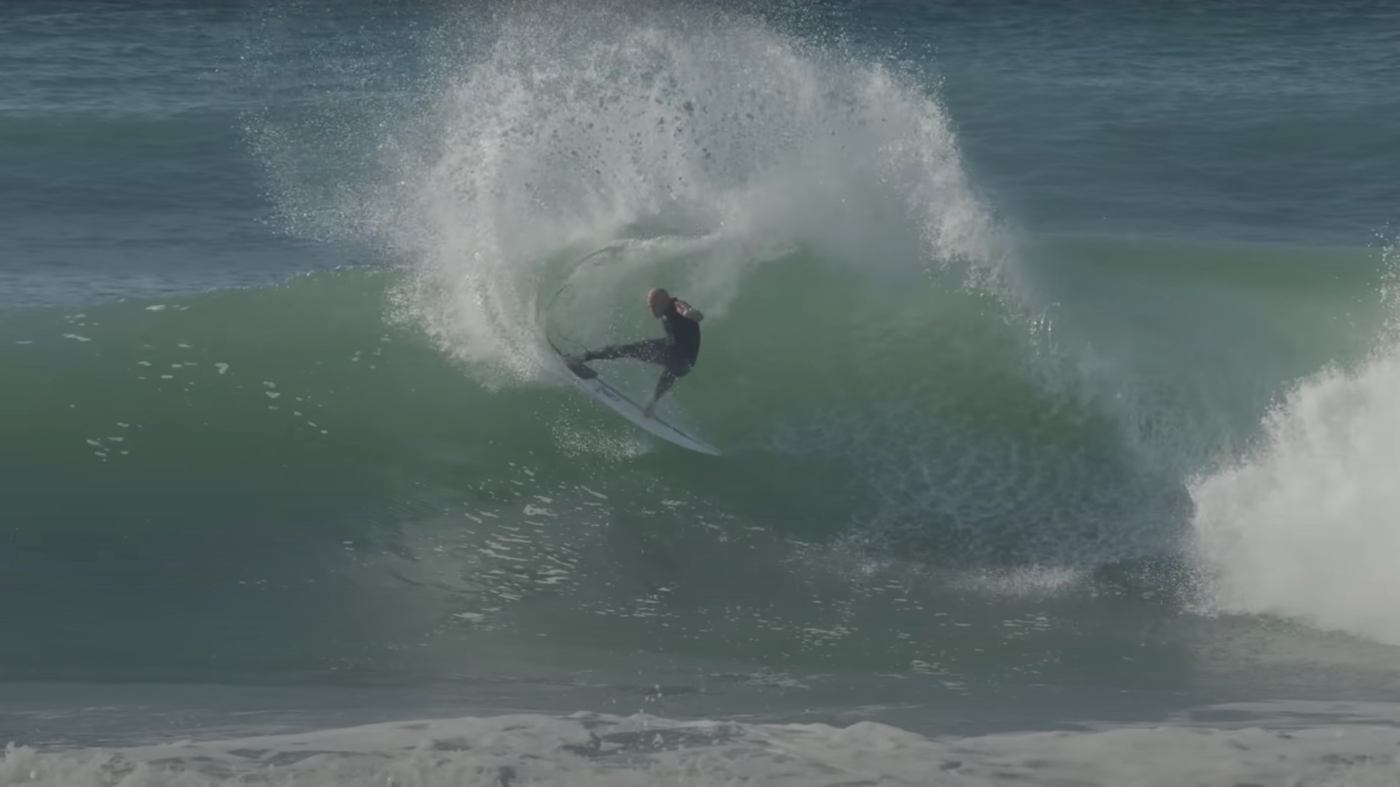 Lost Tapes et Kelly Slater ont gardé le meilleur pour la fin ! Surf Session Magazine