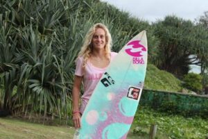 Surf Mercato : Justine Dupont rejoint Billabong