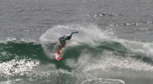 Amandine Sanchez : surfing in Australia