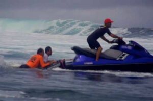Billabong Pro Tahiti : Kevin Bourez gravement blessé
