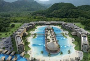 Un projet de piscine à vagues… à Hawai