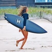 Gisele Bündchen, Chanel et… le surf