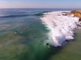 Le tour de la planète surf en drone