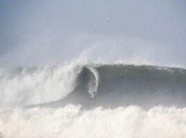 Mark Healey à Puerto Escondido : la plus grosse vague surfée à la rame ?