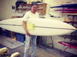 RIP Kenny Mann, shaper star et "moonlight surfer"