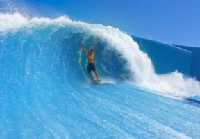 Une vague artificielle de 3m en Provence