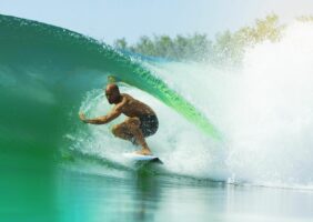 Kelly Slater vous invite à surfer sa vague parfaite !