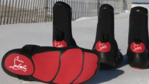 Des chaussons Louboutin pour surfeuses
