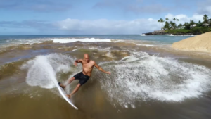 [Best-Of] Drone : Kelly Slater surfe la Waimea River