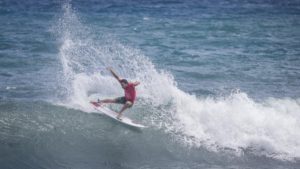 Martinique Surf Pro : les Français bien lancés à Basse-Pointe