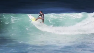 Martinique : Maud Le Car en mode free surf