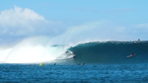 Fidji : Koa Rothman nous montre comment surfer Cloudbreak
