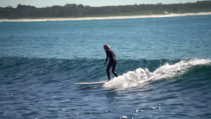 Robyn, la surfeuse de 70 ans qui n’est pas près d’arrêter