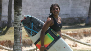 Brésil : une surfeuse pro décède, frappée par la foudre
