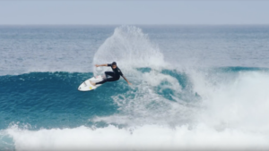 Australie : Zeke Lau et Seth Moniz régalent en free surf