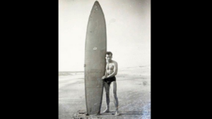Hommage à  Jacky Rott, pionnier du surf français.