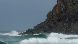 Koa Smith en 4’6 sur les vagues mexicaines
