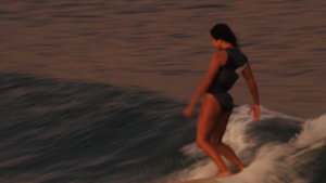 Inner Wild : ode au surf féminin