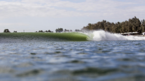 Ultimate Surfer : une TV réalité au Surf Ranch ?