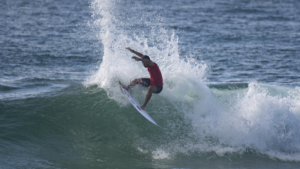 Sydney Surf Pro : Jorgann Couzinet file au round 5 !