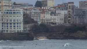 Coronavirus : la pratique du surf interdite sur Biarritz