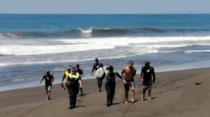 Vague d’arrestations pour les surfeurs ne respectant pas le confinement