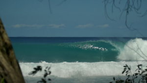 Surfing is not a crime : Léo-Paul Etienne la Guadeloupe dans les veines