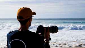 Mosy : la nouvelle plateforme qui met en relation surfeurs et photographes