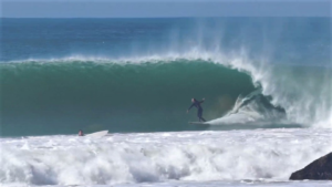 Cette surfeuse a scoré les meilleures vagues du Maroc