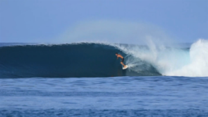 Un surfeur français confiné 3 mois aux Mentawai !
