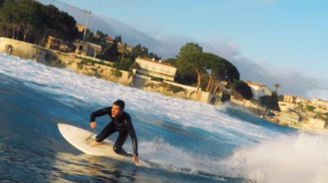 C’est beau le surf en Méditerranée !