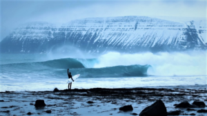 La magie du surf en Islande