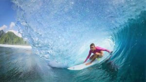 Lakey Peterson toute en technique à Teahupo’o