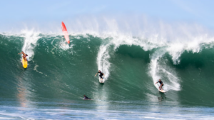 Les surfeuses qui ont surfé le plus gros Hawaii cet hiver