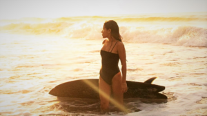 Une surfeuse meurt foudroyée sur une plage du Salvador