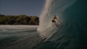 Des vagues inédites de Clay Marzo à Hawaii