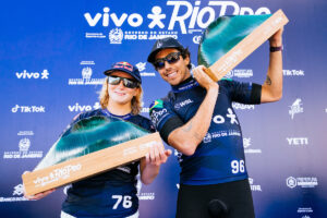 Yago Dora et Caitlin Simmers remportent le VIVO Rio Pro