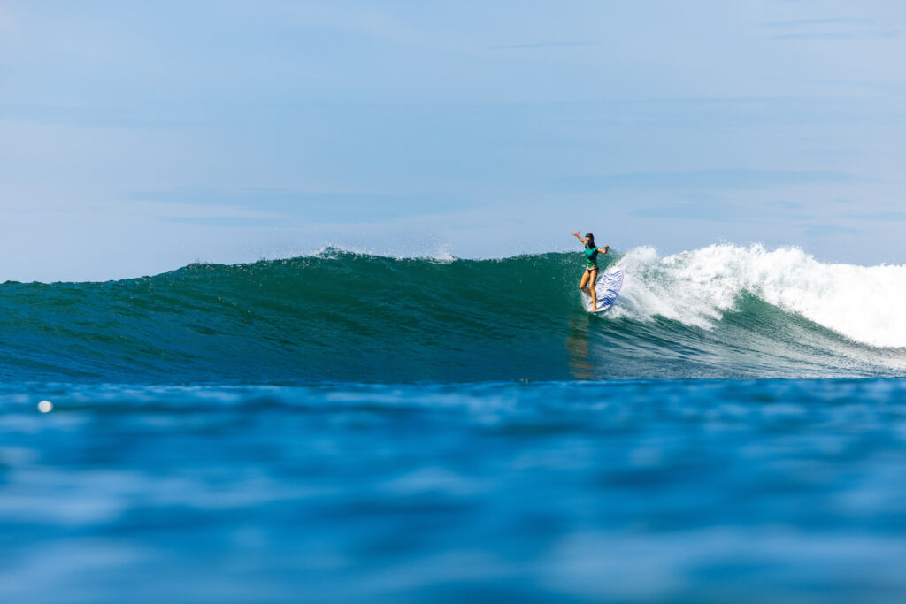 Zoé Grospiron Surf City El Salvador Longboard Classic