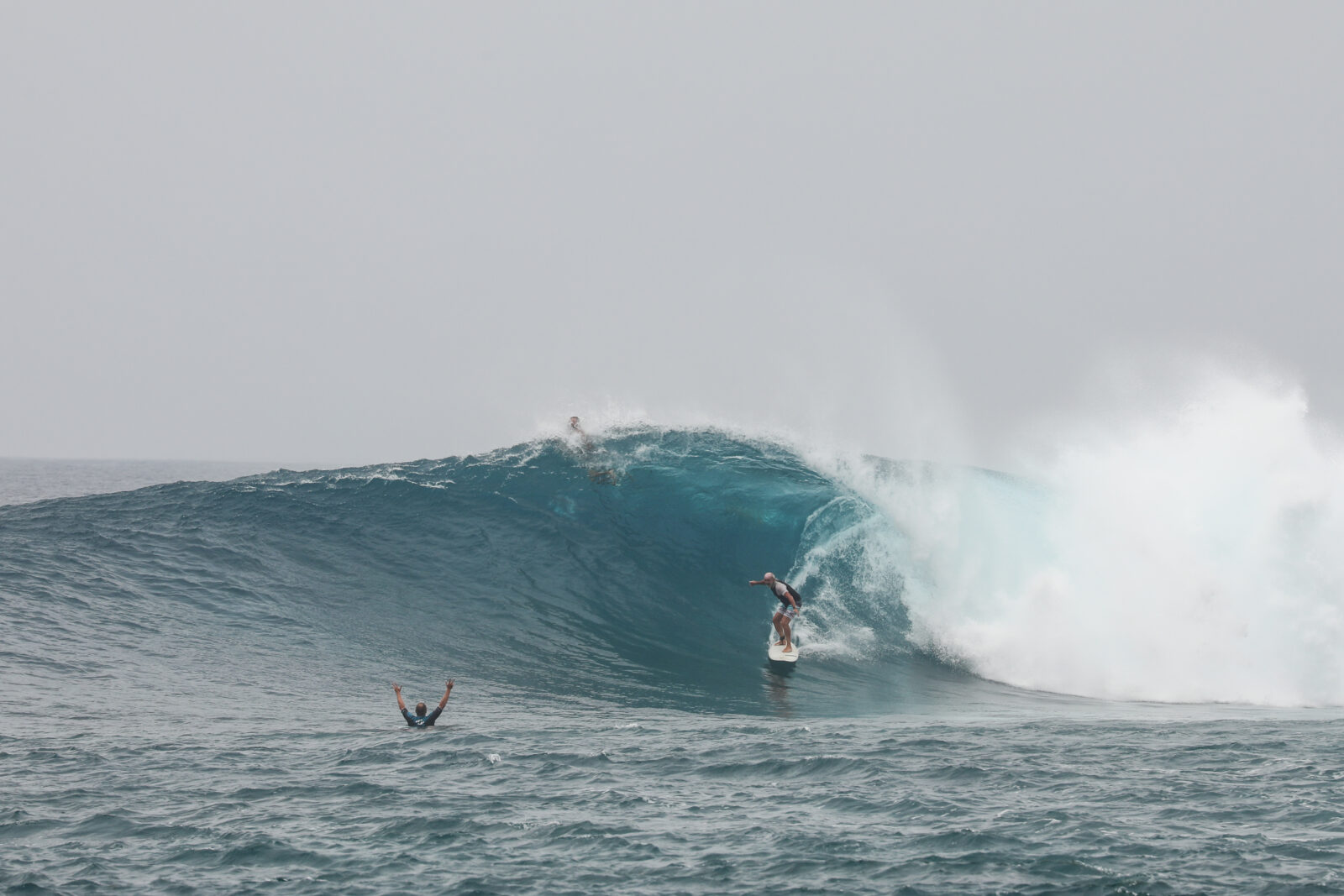 Surf Maldives : guide complet des spots, saisons et conseils de voyage