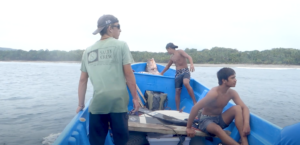 Surf et pêche en Amérique centrale pour Naiki Vaast, Peio Ostolozaga et Maunakea Hioe