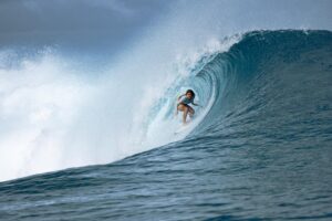 Interview : en vue des JO surf 2024, Caroline Marks nous parle de son expérience à Teahupo’o
