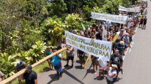 Teahupo’o : la communauté surf s’anime pour s’opposer à la construction d’une nouvelle tour des juges
