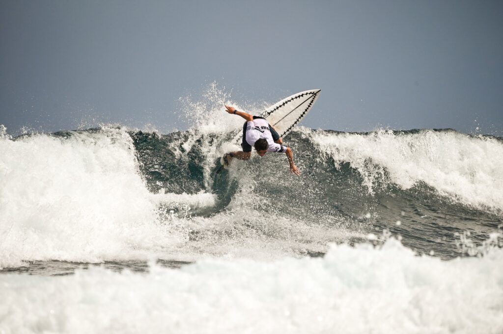 GIRAUD_KALANI_BANQUE_POPULAIRE_SURF_TOUR2024_GUADELOUPE_©FFSURF_DSC9904