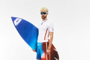 Voici la tenue olympique de l’équipe de France de surf