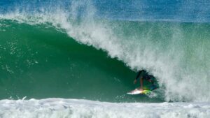 Mason Ho et Clay Marzo, la France sur deux dérives