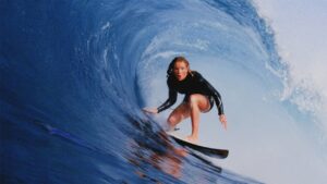 « La meilleure vague du monde » ? Des barrels parfaits pour Soli Bailey, Caity & Timo Simmers