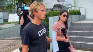 Abus sur mineurs : un ex-coach de surf du Queensland derrière les barreaux