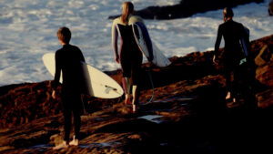 Swell parfait au Maroc avec Jade Magnien, Lee Ann Curren & Maud Le Car